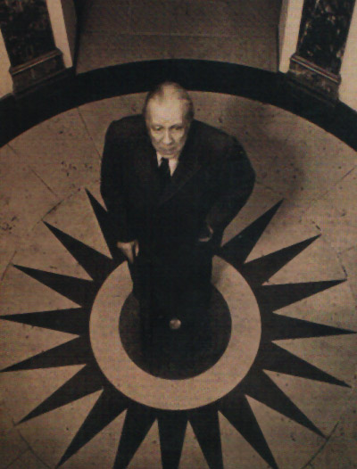 Foto do escritor Jorge Luis Borges no Hôtel des Beaux Arts onde morreu Oscar Wilde