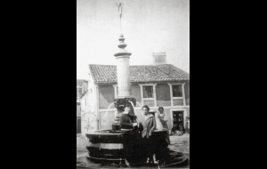 1922 - La fuente